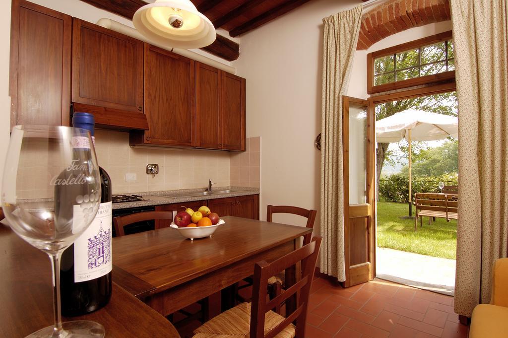 Agriturismo Castello Di Querceto Lucolena in Chianti Стая снимка