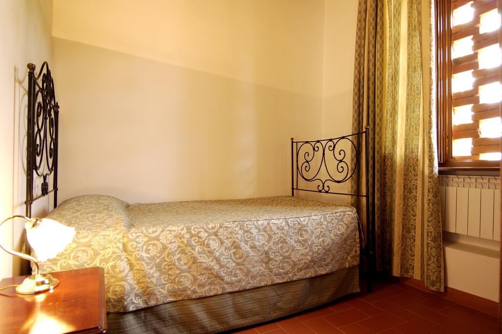 Agriturismo Castello Di Querceto Lucolena in Chianti Стая снимка